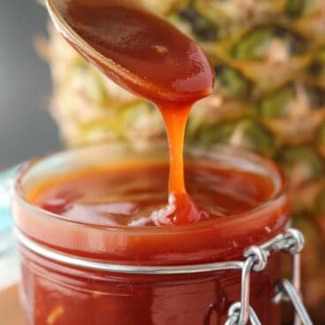 Pineapple Brown Sugar Barbecue Sauce: so easy! The perfect sweet and tangy barbecue sauce that's great on chicken, pork, or beef. www.thereciperebel.com