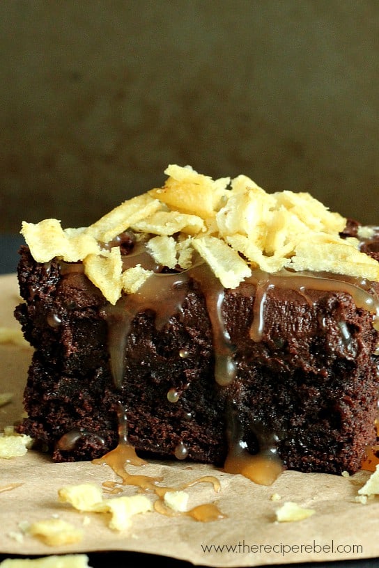 caramel potato chip brownies