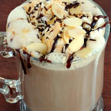 Almond Joy Mocha: rich, creamy with all the almond, coconut and chocolate flavor you love from an Almond Joy. Perfect for a cool evening! www.thereciperebel.com