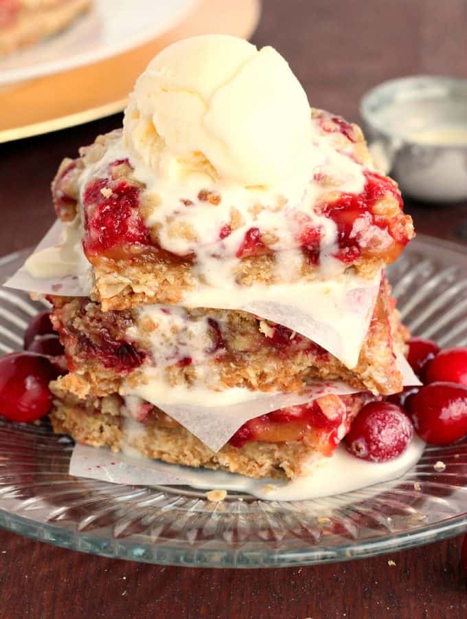 Cranberry Caramel Bars: the perfect sweet and tart combination for the hoidays! www.thereciperebel.com