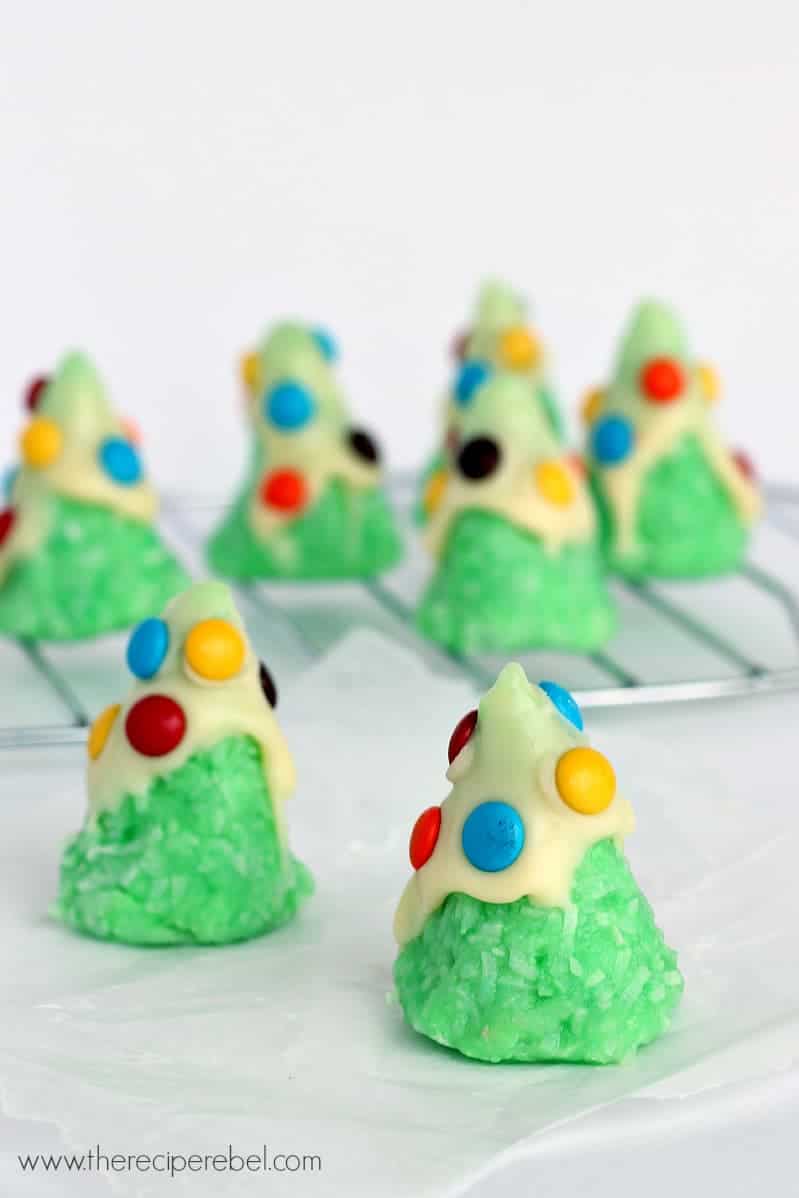 No-Bake Christmas Tree Cookies - The Recipe Rebel