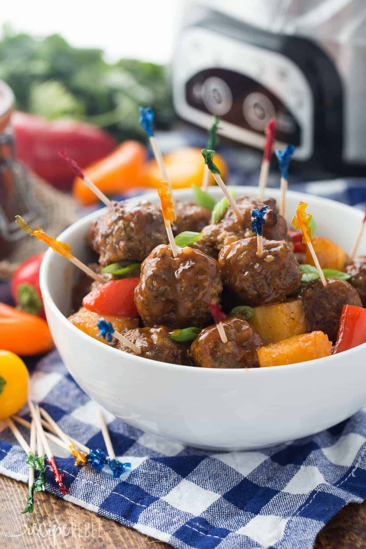 Slow Cooker Pineapple Brown Sugar Meatballs: easy appetizer!
