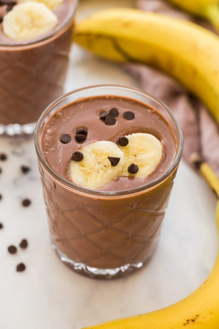 chocolate peanut butter smoothie with banana slices on top