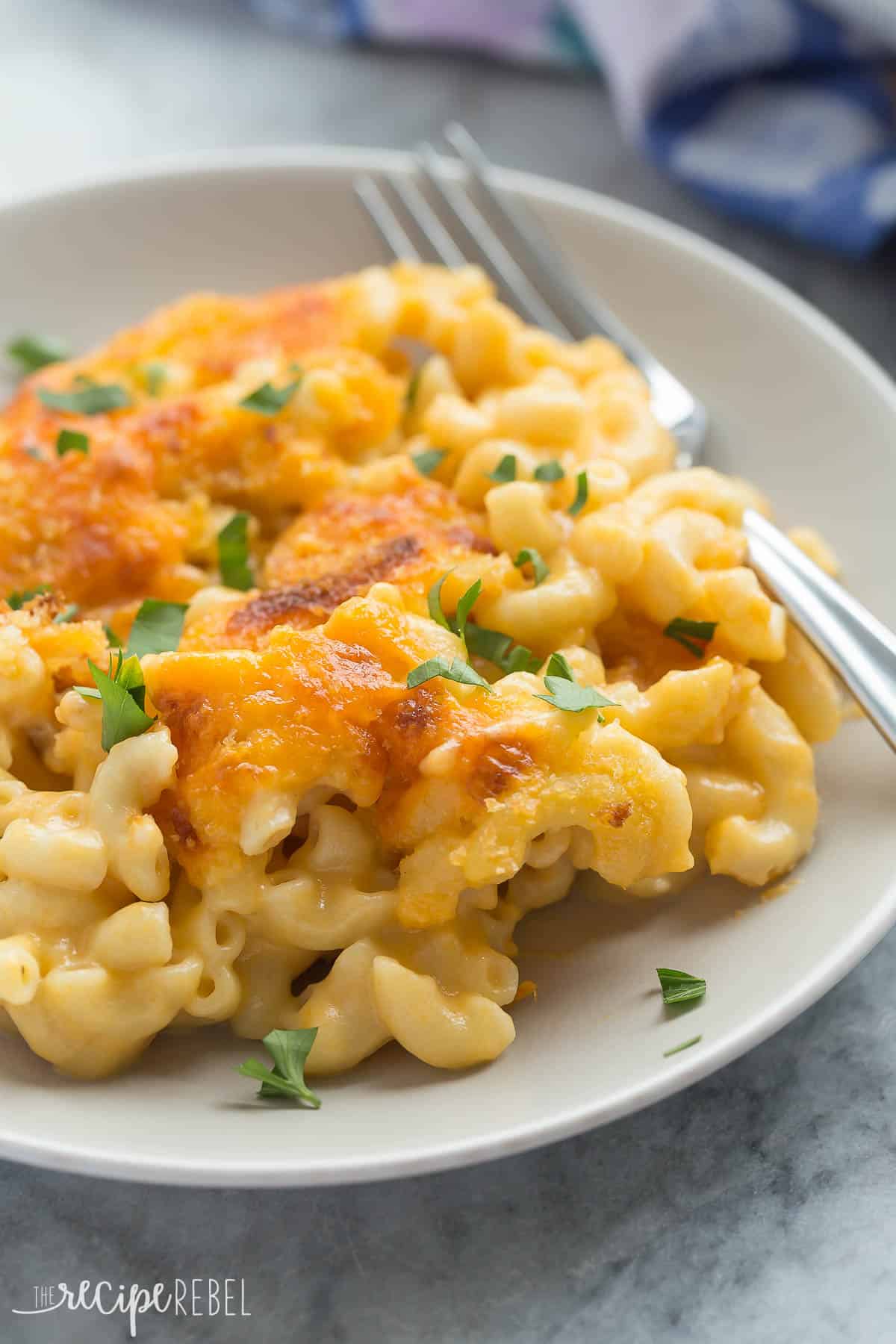 Healthier Baked Mac and Cheese {VIDEO} - The Recipe Rebel