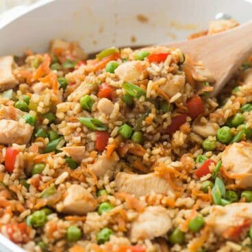This One Pot Teriyaki Chicken, Rice and Vegetables is an easy, family friendly meal that's made in just 3o minutes or less! It healthy and hearty and perfect for weeknights. | one pan meal | one pot meal | skillet dinner | healthy recipe | healthy dinner