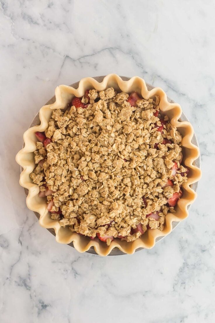 unbaked streusel topped strawberry pie