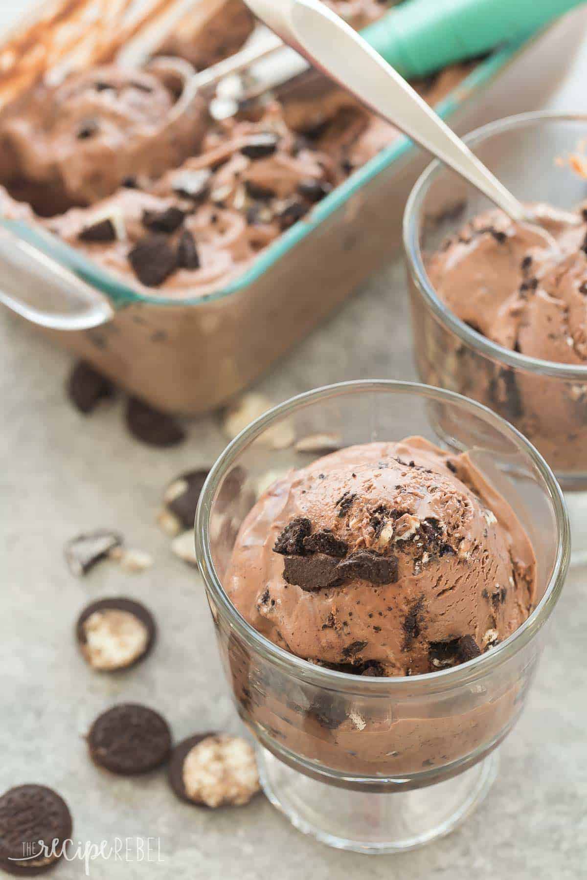 no churn peanut butter oreo ice cream in clear glass bowl with mini oreos all around