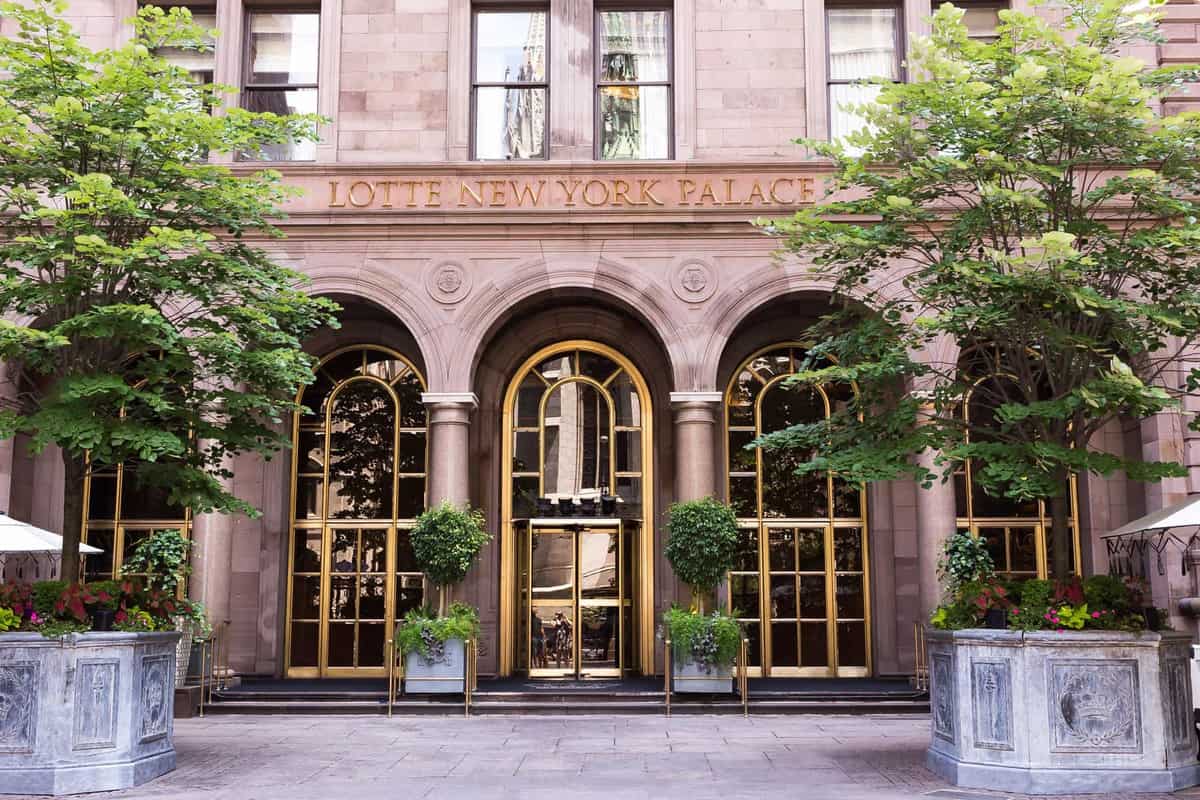 the lotte new york palace hotel in downtown new york exterior