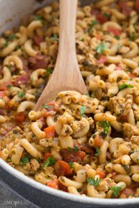 This One Pot Turkey Chili Mac is an easy, healthy weeknight dinner recipe that's made in just one pan! Loaded with vegetables and lentils for extra protein and fibre! Includes step by step recipe video. | one pot meal | one pan | healthy dinner | high protein | high fiber | ground turkey | pasta recipe | weeknight meal | 30 minutes