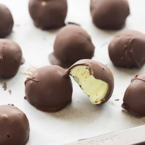 Easy Mint Chocolate Truffles Recipe + VIDEO