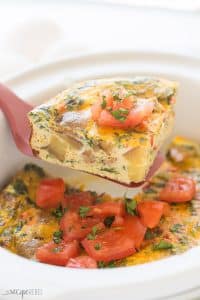 This easy Crockpot Breakfast Casserole is loaded with healthy ingredients and full of flavour! It's an easy way to pack protein into your morning, it's perfect for making ahead and is freezer friendly. Mix and match the meat and veggies to suit your tastes! #recipe #recipes #breakfast #brunch #slowcooker #crockpot