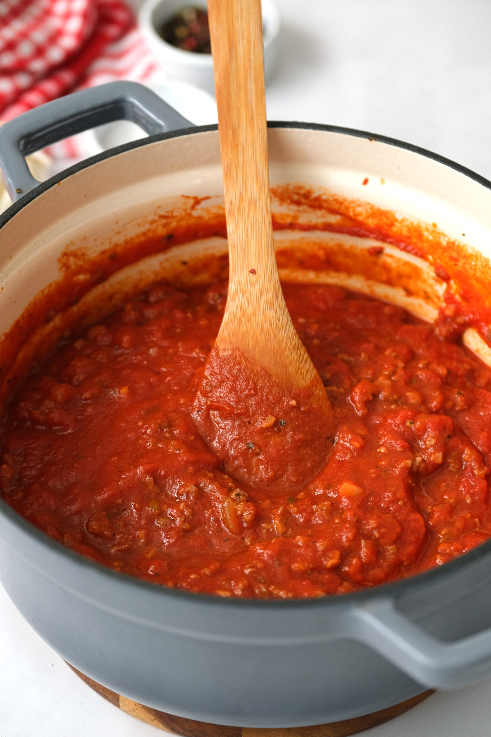 tomato ground beef sauce ready for cooked rigatoni.