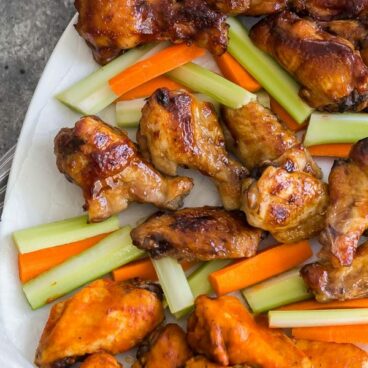 crockpot chicken wings 3 ways on platter