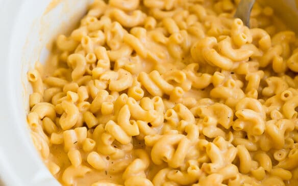 crockpot mac and cheese in slow cooker