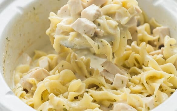 crockpot chicken and noodles in slow cooker