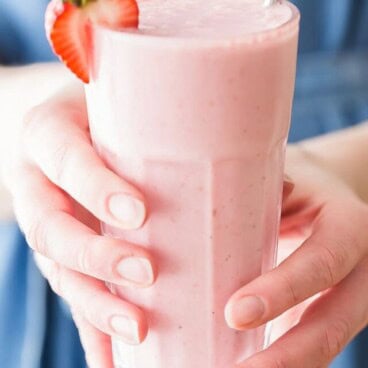 cropped-strawberry-smoothie-www.thereciperebel.com-600-13-of-15.jpg