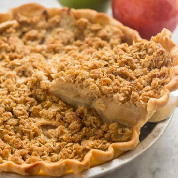 apple crumble pie slice