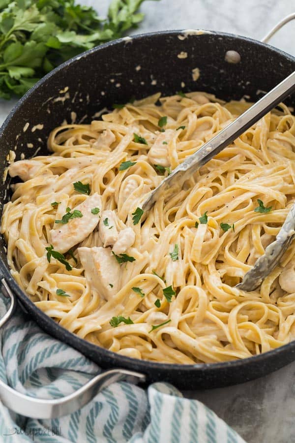 ONE POT Chicken Fettuccine Alfredo [VIDEO] - The Recipe Rebel