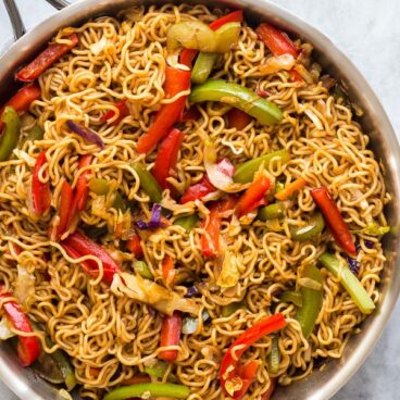 vegetable lo mein in pan