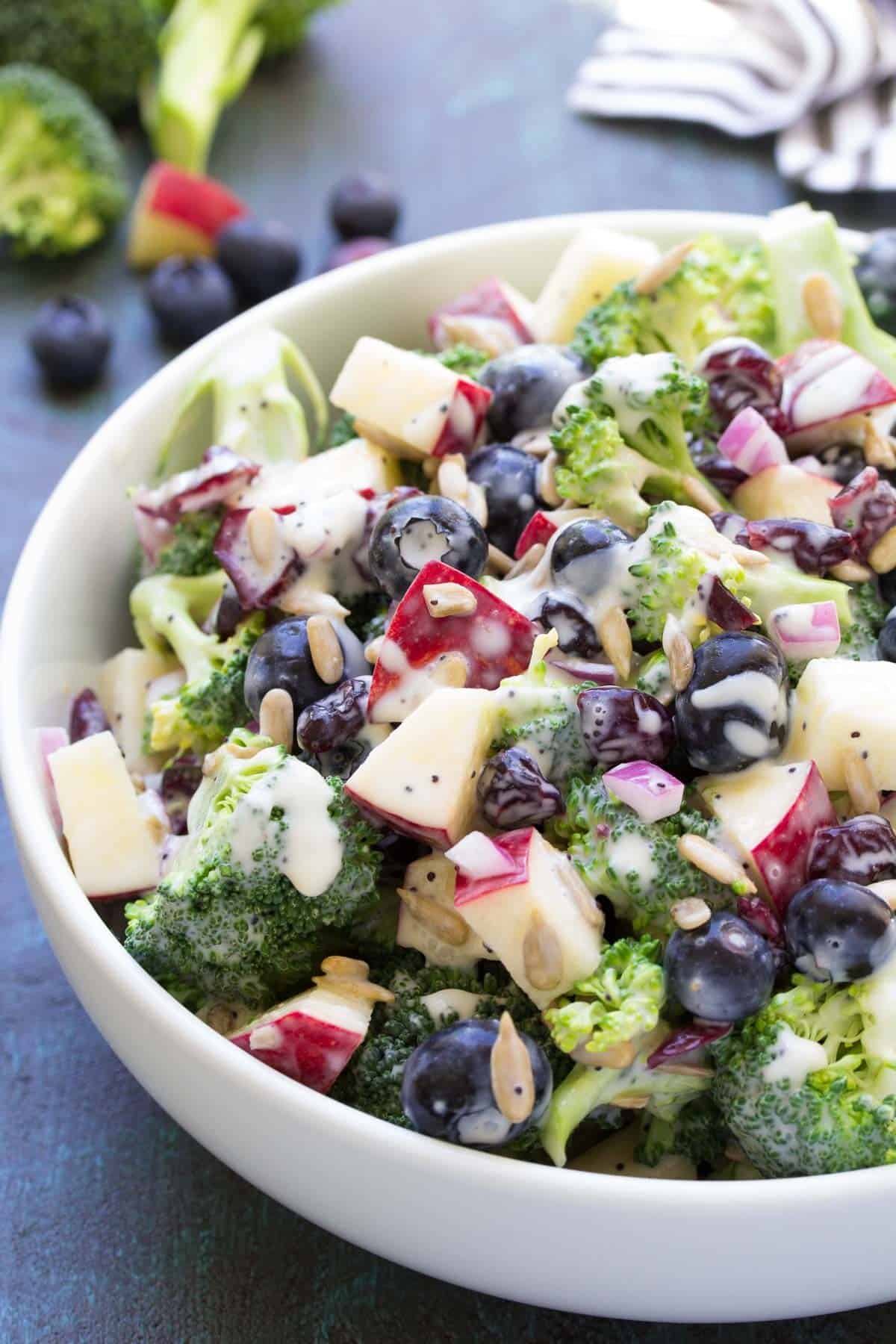 broccoli salad with blueberries