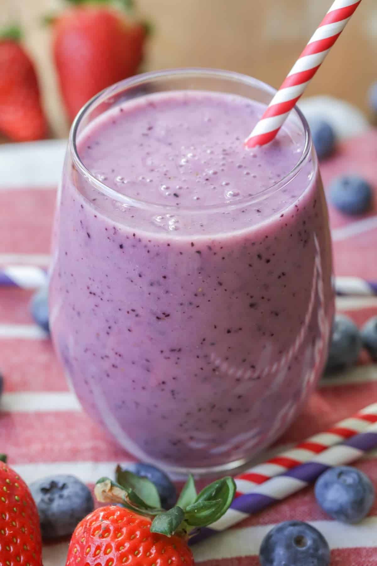 strawberry blueberry smoothie