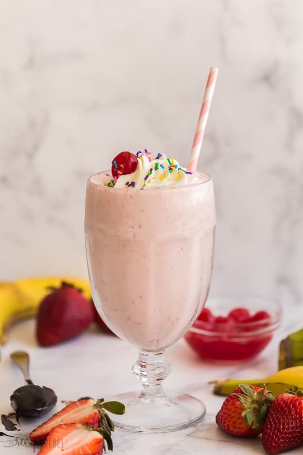 strawberry milkshake in glass