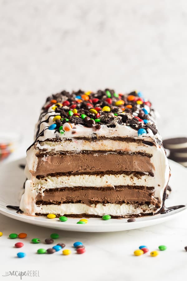 ice cream sandwich cake sliced 