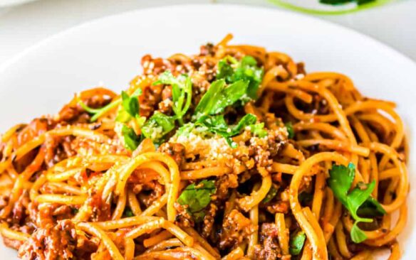 One pot turkey spaghetti on a plate.