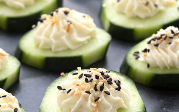 A plate of everything bagel cucumber bites