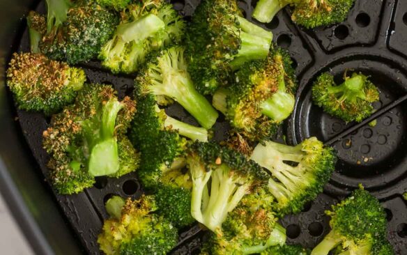 garlic parmesan broccoli in air fryer basket