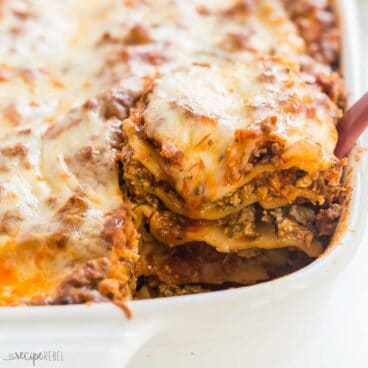 square image of easy lasagna recipe.