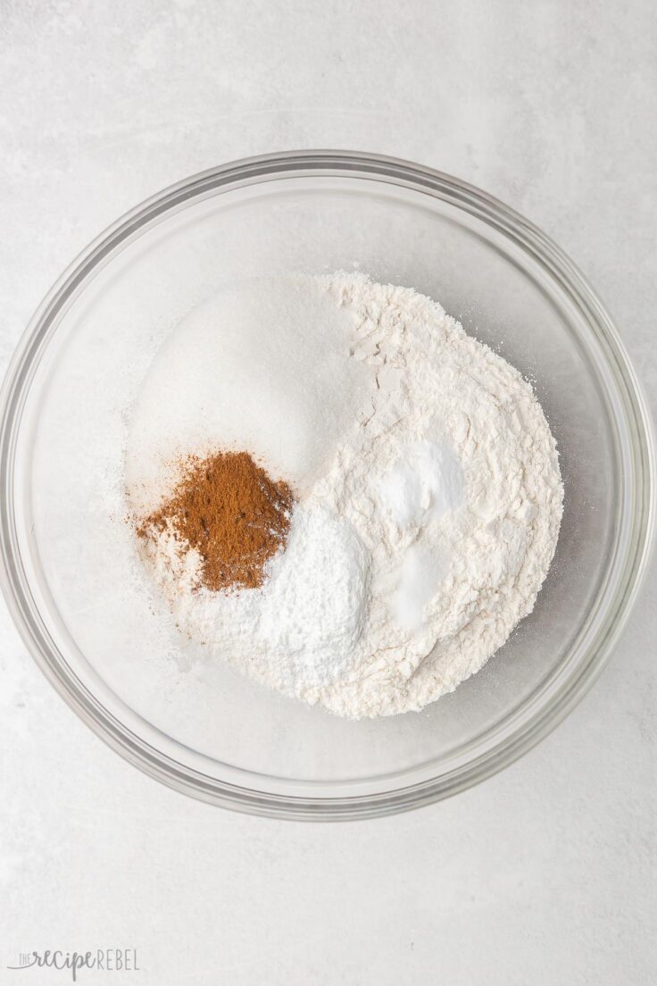 dry ingredients for scones in glass bowl.