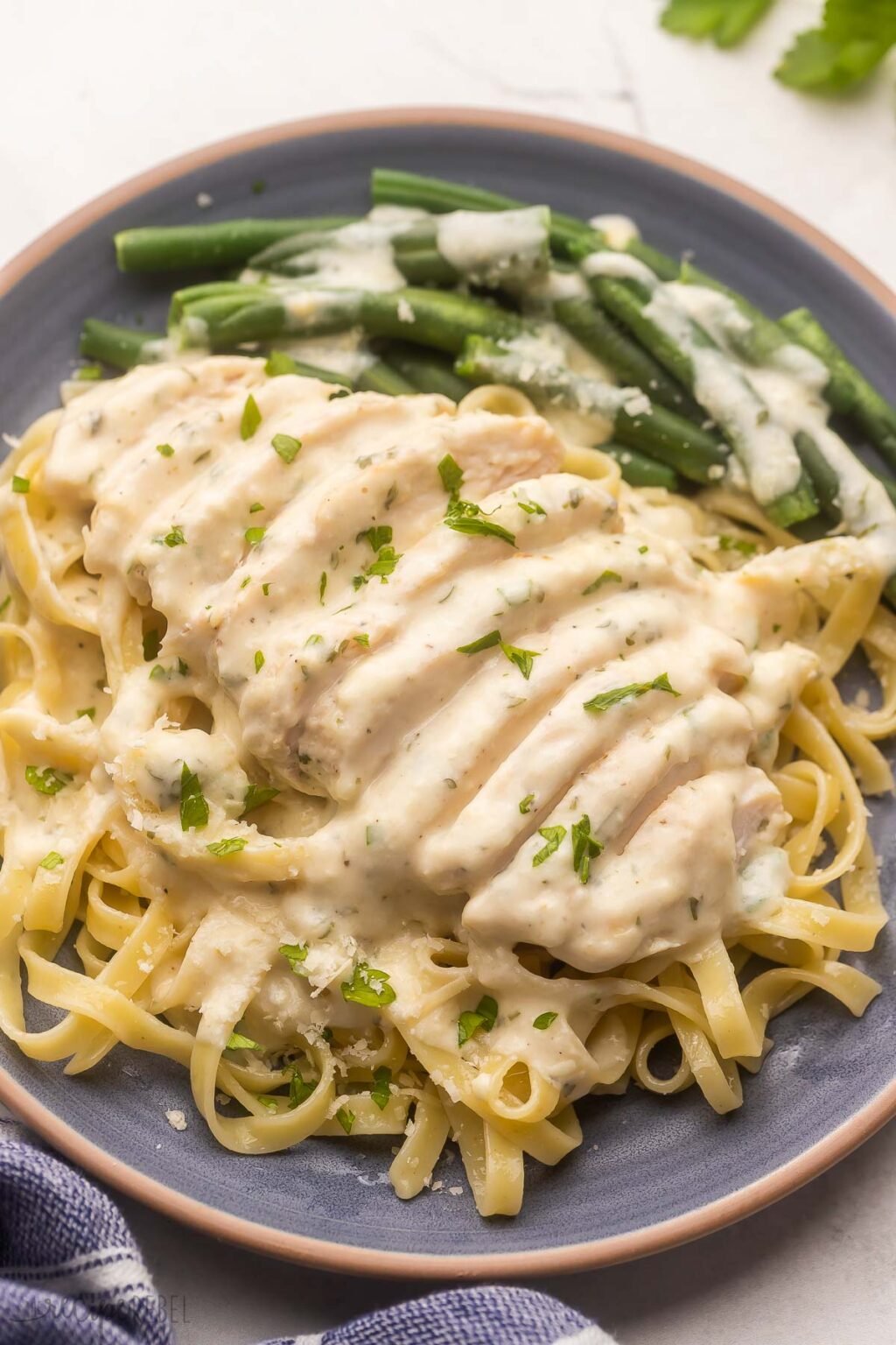 Crockpot Creamy Garlic Chicken [VIDEO] - The Recipe Rebel