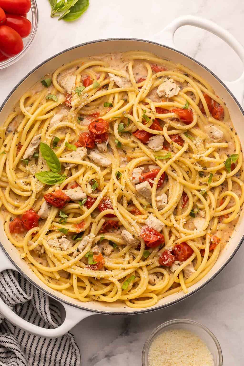 One Pan Creamy Tomato Basil Pasta with Chicken - The Recipe Rebel