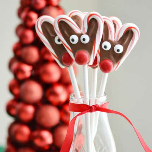 chocolate reindeer pops no bake christmas treats.
