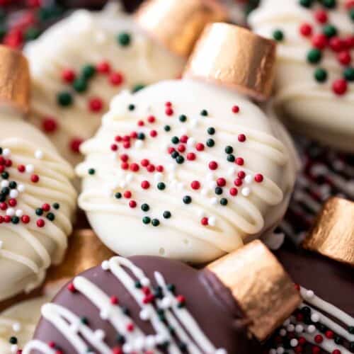 oreo ornament cookies from a latte food.